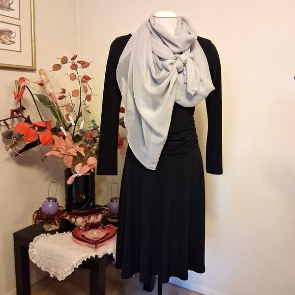 VTG Women's NEW Stills 100% Silk Long Classic Luxury Beige Scarf - Picture 5 of 7